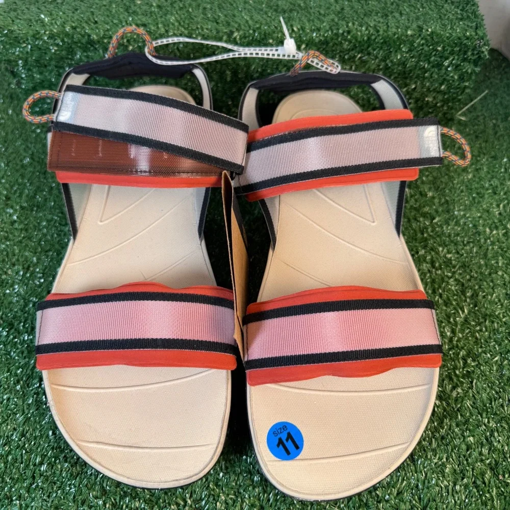The North Face Skeena Sport Sandal Mens 11 Sandstone‎ Black NF0A5JC68FI-110 NEW